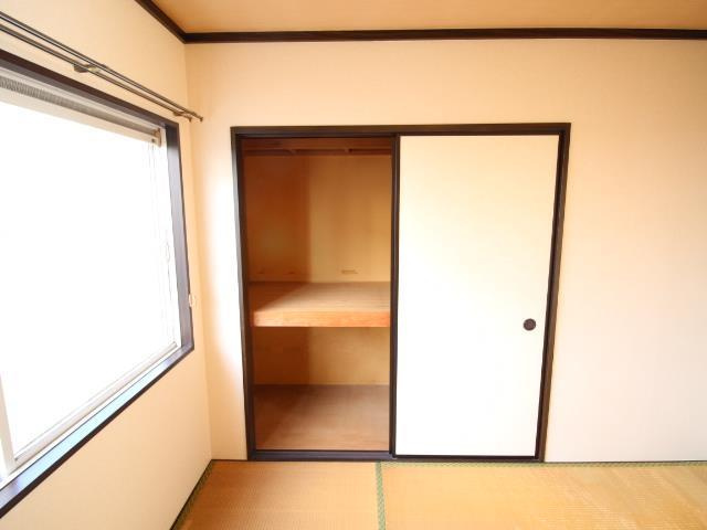 押し入れ収納です