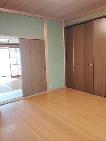 笠原町H邸貸家【洋室】