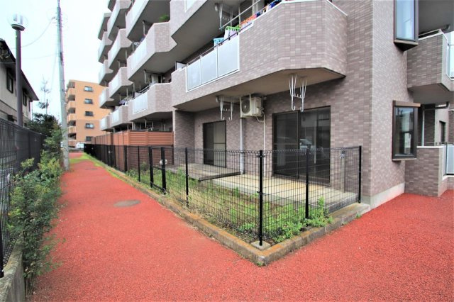 １Ｆテラス前面
