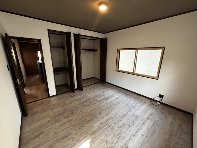 彦根市開出今町の中古一戸建【洋室】