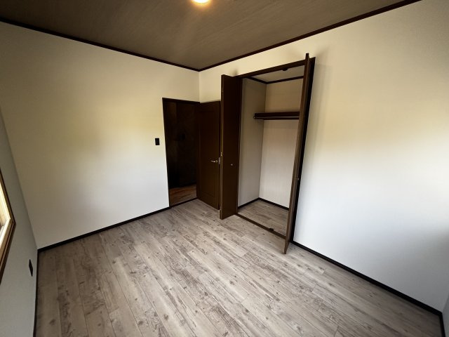 彦根市開出今町の中古一戸建【洋室】