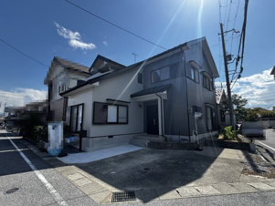 彦根市開出今町の中古一戸建【前面道路含む現地写真】