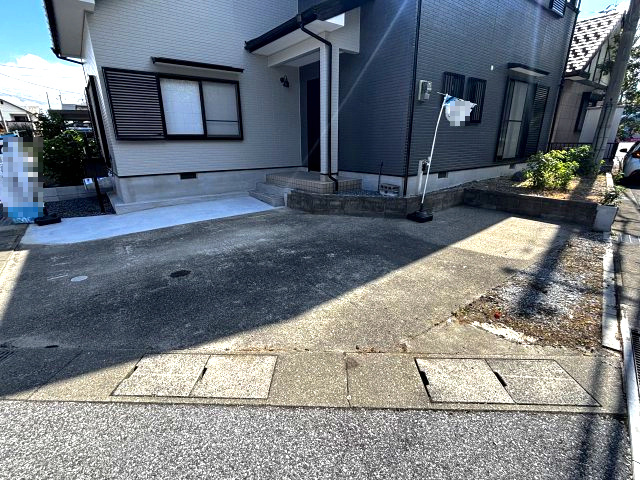 彦根市開出今町の中古一戸建【駐車場】