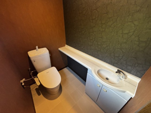 彦根市開出今町の中古一戸建【トイレ】