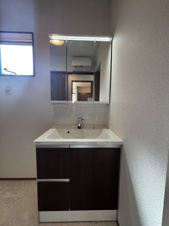 近江八幡市安土町下豊浦の中古一戸建【独立洗面台】