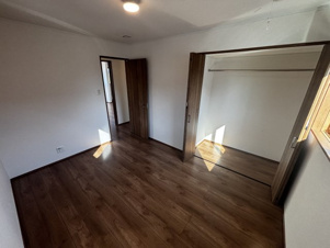 近江八幡市安土町下豊浦の中古一戸建【洋室】