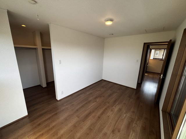 近江八幡市安土町下豊浦の中古一戸建【洋室】