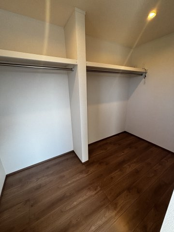 近江八幡市安土町下豊浦の中古一戸建【洋室】