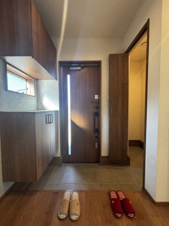 近江八幡市安土町下豊浦の中古一戸建【玄関】