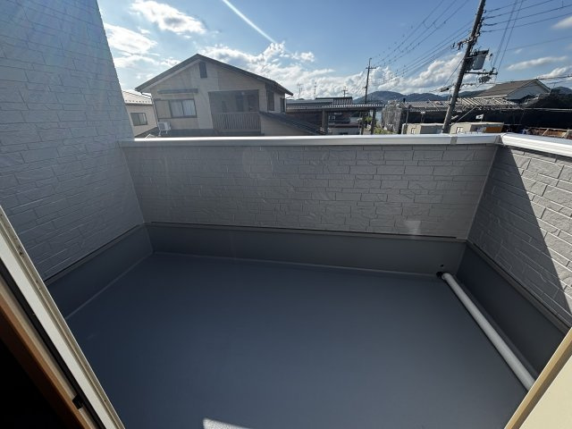 近江八幡市安土町下豊浦の中古一戸建【バルコニー】