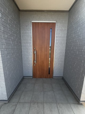 近江八幡市安土町下豊浦の中古一戸建【玄関】