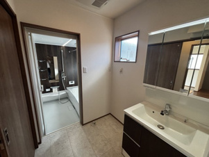 近江八幡市安土町下豊浦の中古一戸建【独立洗面台】