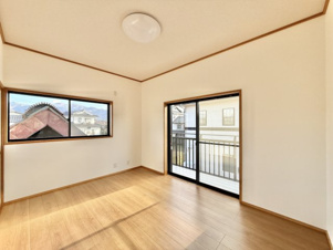 笛吹市一宮町竹原田　中古戸建【洋室】