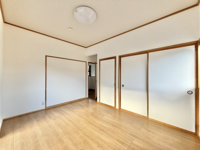 笛吹市一宮町竹原田　中古戸建【洋室】