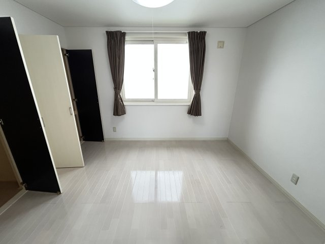 西２条南３５貸家②【寝室】