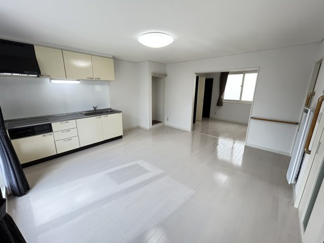 西２条南３５貸家②【居間・リビング】