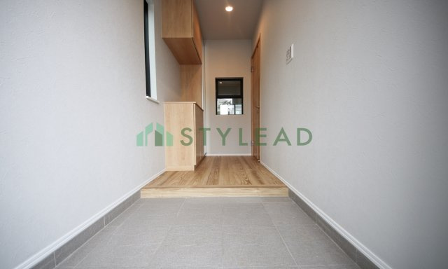 横浜市神奈川区三ツ沢中町の新築一戸建【玄関】