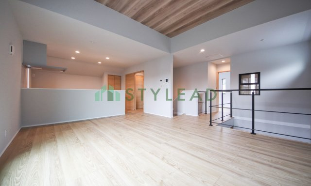 横浜市神奈川区三ツ沢中町の新築一戸建【居間・リビング】