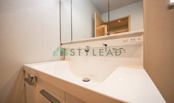 横浜市神奈川区三ツ沢中町の新築一戸建【独立洗面台】