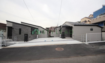 横浜市神奈川区三ツ沢中町の新築一戸建【前面道路含む現地写真】