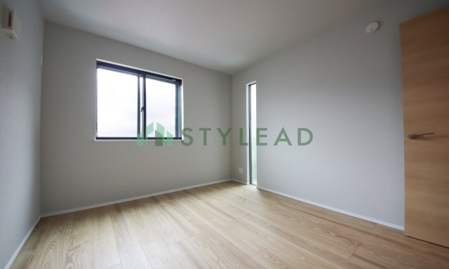 横浜市神奈川区三ツ沢中町の新築一戸建【洋室】