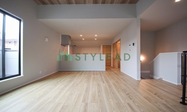 横浜市神奈川区三ツ沢中町の新築一戸建【居間・リビング】