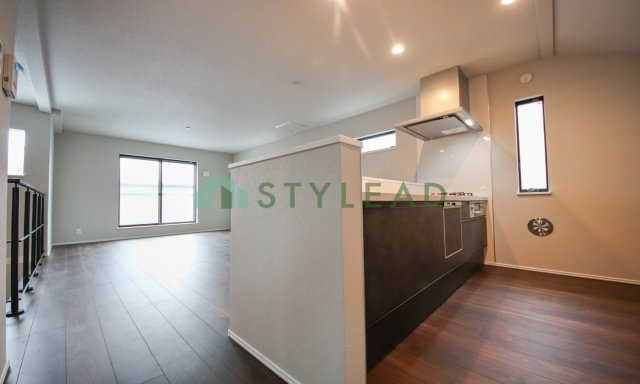 横浜市神奈川区三ツ沢中町の新築一戸建【キッチン】