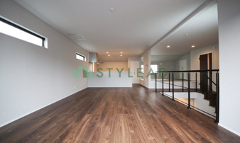 横浜市神奈川区三ツ沢中町の新築一戸建【居間・リビング】