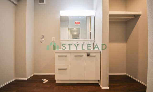 横浜市神奈川区三ツ沢中町の新築一戸建【独立洗面台】