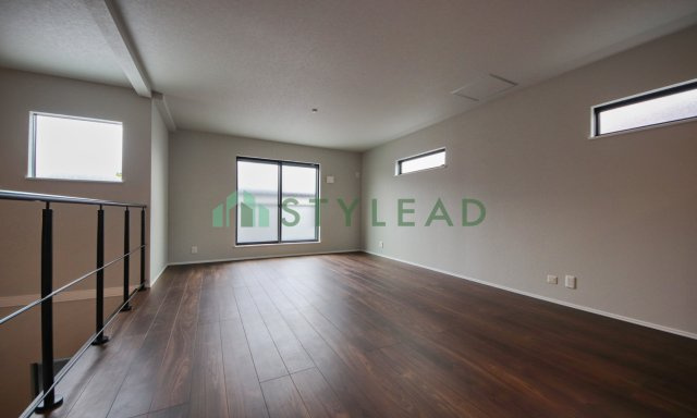 横浜市神奈川区三ツ沢中町の新築一戸建【居間・リビング】