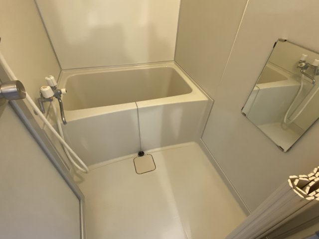 オエステ【浴室】