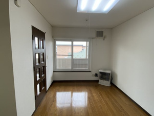 オエステ【居間・リビング】