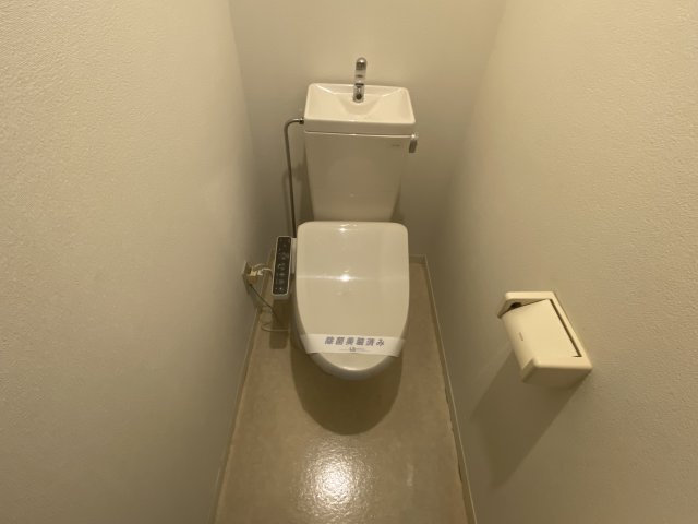 オエステ【トイレ】