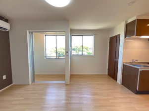 グランシャリオ泉【居間・リビング】リビング