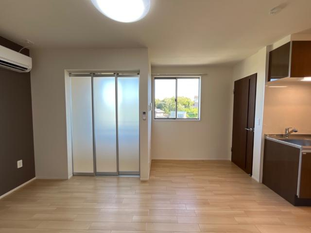 グランシャリオ泉【居間・リビング】リビング