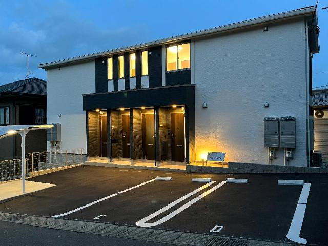 グランシャリオ泉【外観】外観写真（夜）