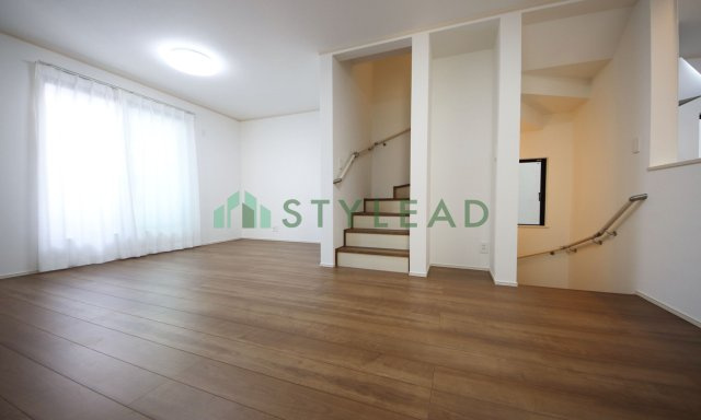 横浜市港北区小机町の新築一戸建【居間・リビング】