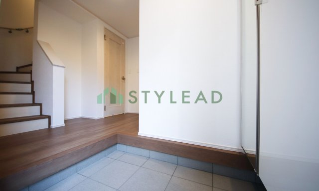 横浜市港北区小机町の新築一戸建【玄関】