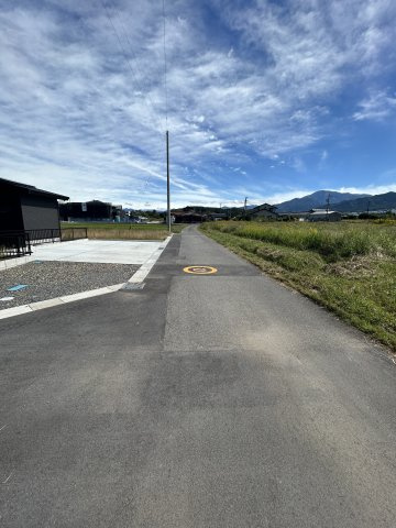 中津川市茄子川の売地【前面道路含む現地写真】市道