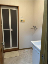 甲府市横根町　売店舗付き住宅【洗面所】