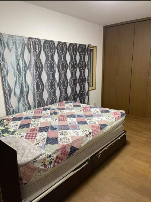 甲府市横根町　売店舗付き住宅【洋室】