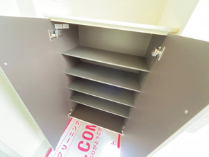 グレーシア【玄関】収納