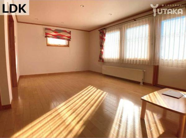 文苑3丁目28-2売家【居間・リビング】