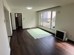 興津2丁目95-115，164売家【居間・リビング】