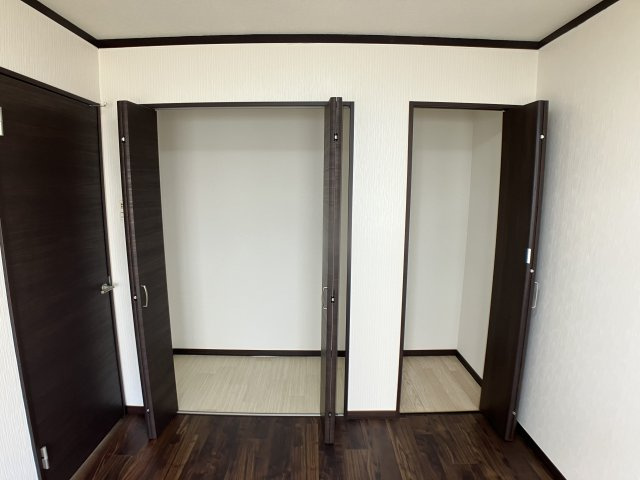 興津2丁目95-115，164売家【収納】