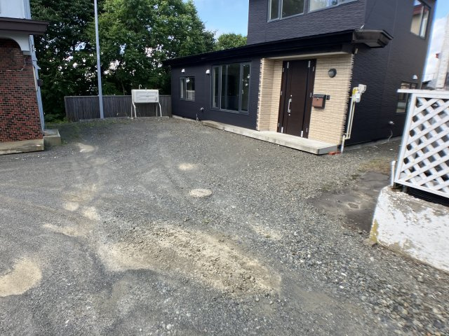 興津2丁目95-115，164売家【駐車場】