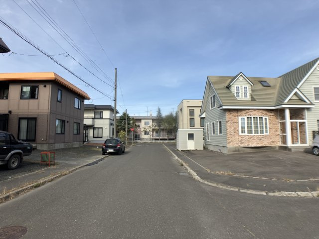 【商談中】文苑1丁目34-13売家【前面道路含む現地写真】住み心地の良い閑静な住宅街となっております！