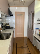 【商談中】文苑1丁目34-13売家【キッチン】独立キッチンスペースは、毎日のお料理が楽しくはかどりますね♪お子様がお手伝いしてくれるかも♪♪