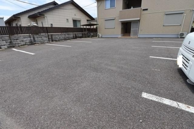 メゾングレース Ｈ【駐車場】駐車場