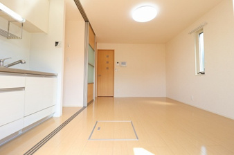 メゾングレース Ｈ【居間・リビング】リビング全景